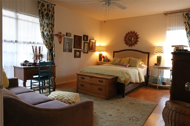 Photo - 5718 Val Verde St Unit 7