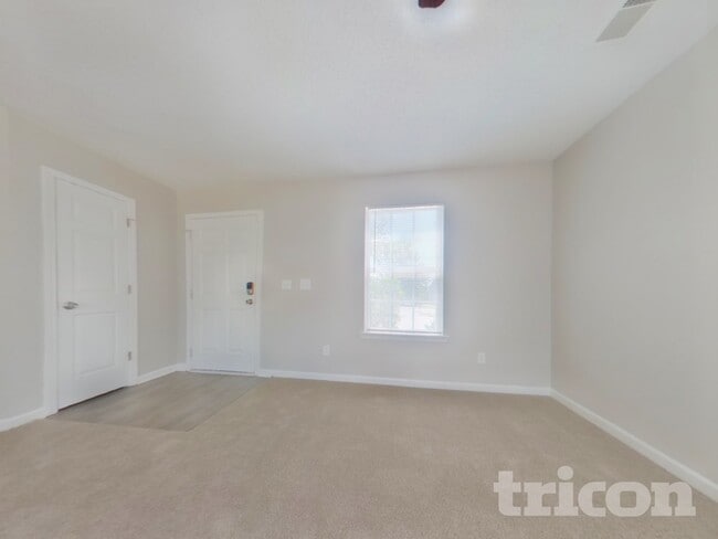 Photo - 119 W Waverly Pl Ct