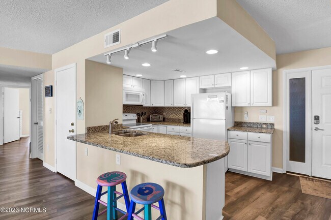 Photo - 2000 New River Inlet Rd Unit 2207