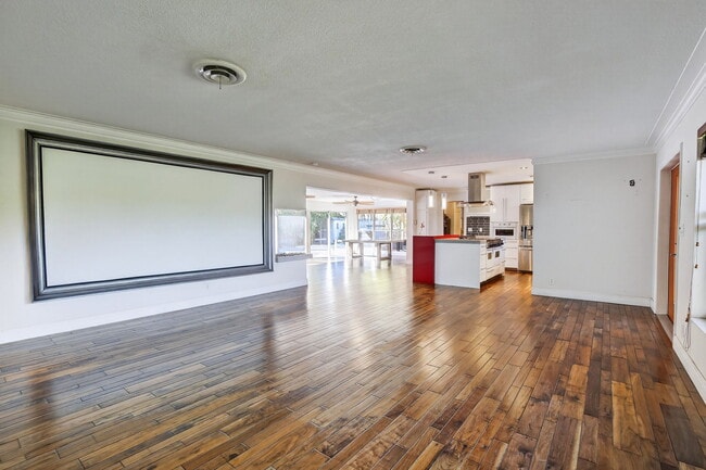 Photo - 2740 NE 34th St