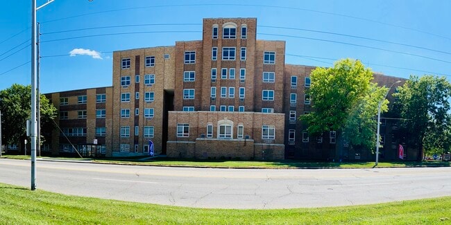 Photo - Madison Street Apartments