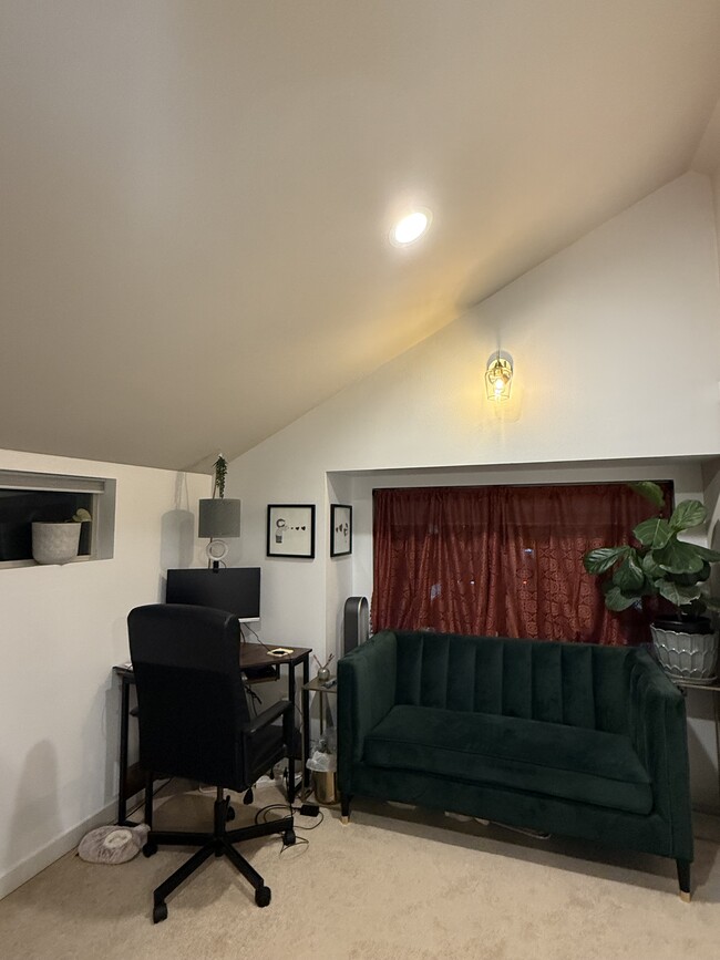 Photo - 9239 Woodlawn Ave N