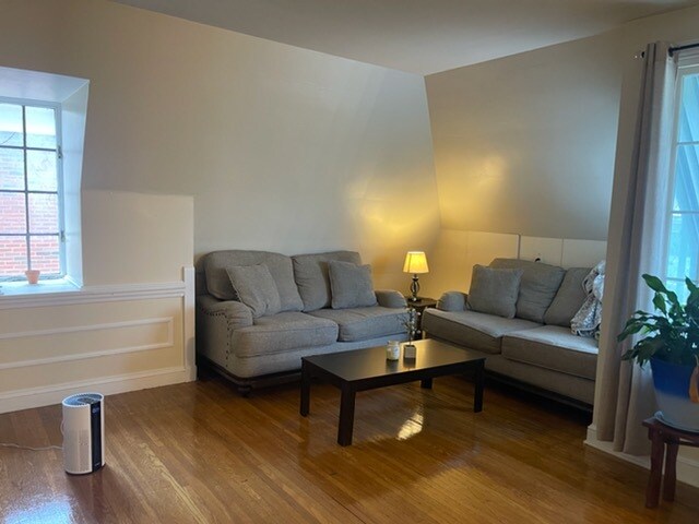 Great Room - 1515 E Market St