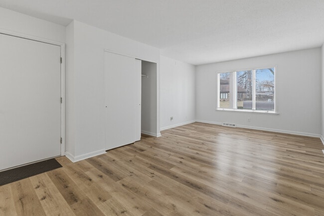 Photo - 4054 Stonehenge Dr Unit 1