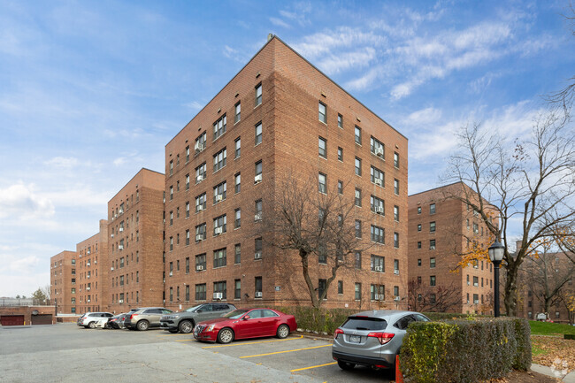 Photo - Vernon Manor Apartments