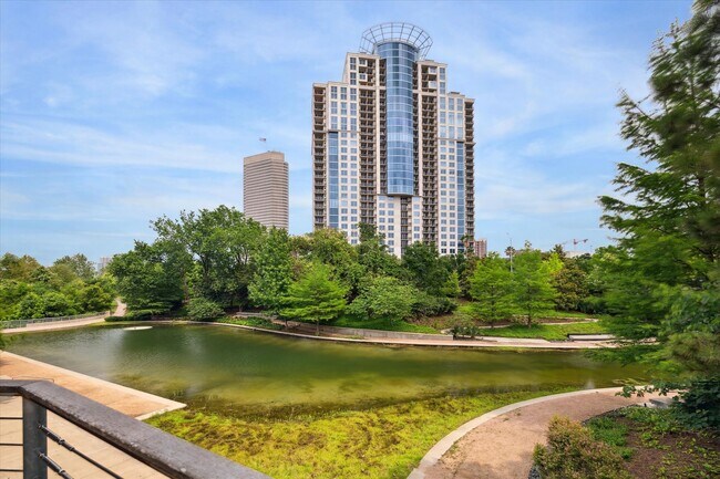 Building Photo - 3333 Allen Pkwy Unit 1004