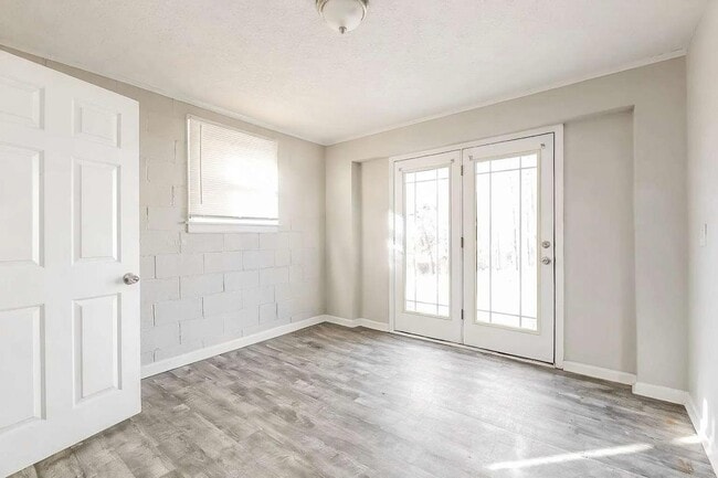 Photo - 158 Adams Ct