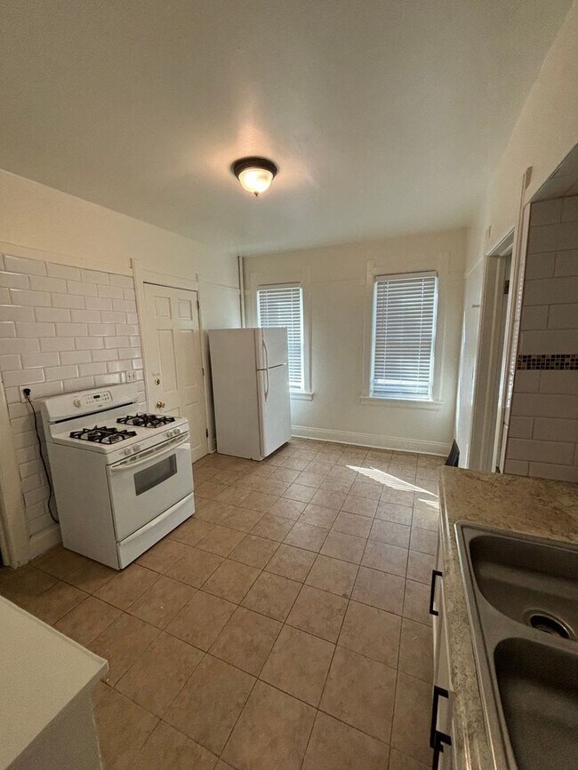 Photo - 2229 N 40th St Unit 2231 N 40th St upper