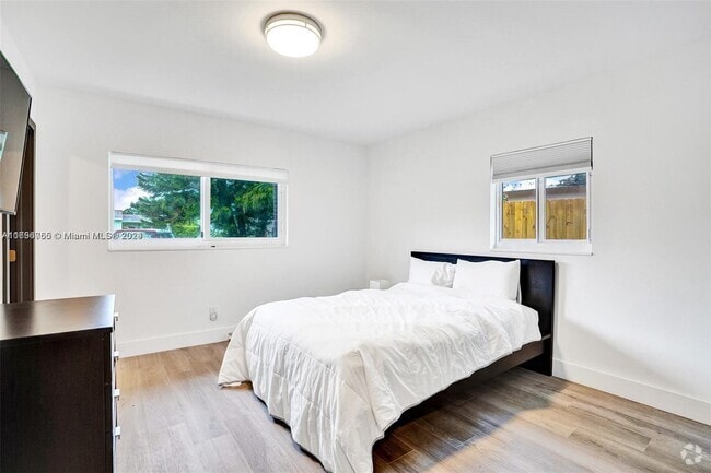 Building Photo - 2098 Alamanda Dr Rental
