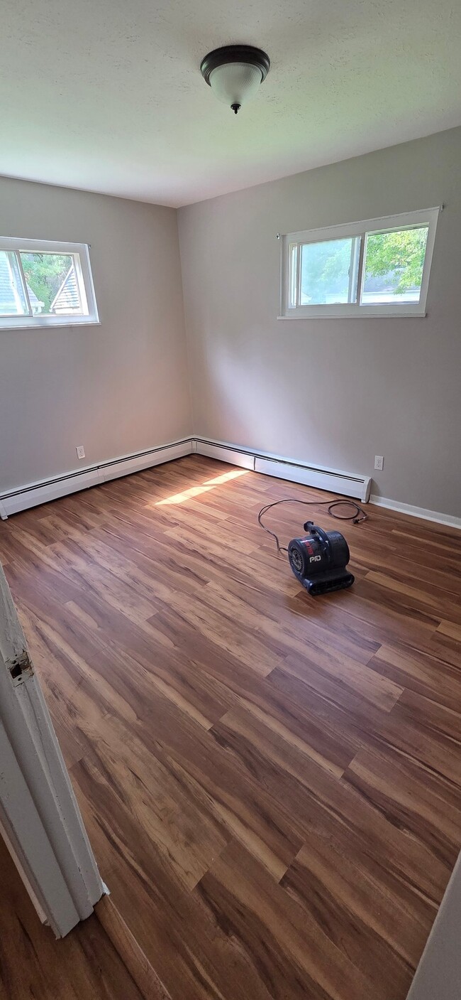 Photo - 8096 Bellflower Rd