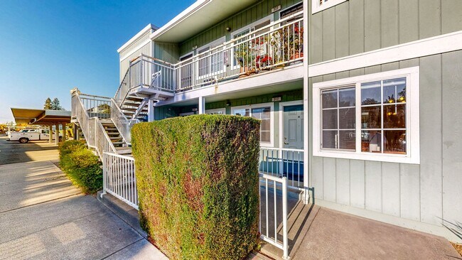 Photo - Bright first floor 2 bedroom with washer &...