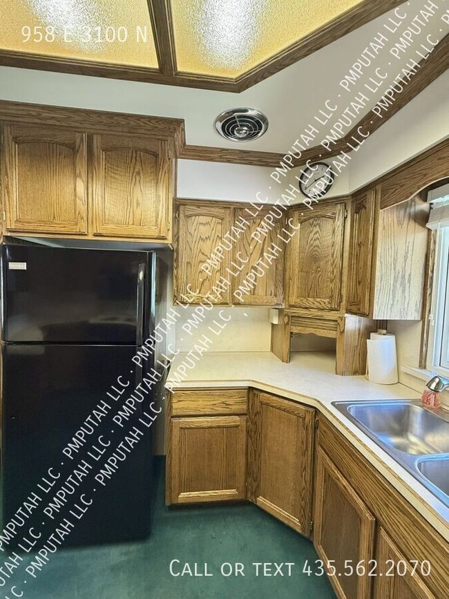 Photo - 958 E 3100 N