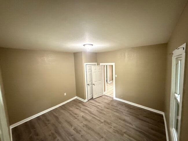 Photo - 1326 E Harper Ave