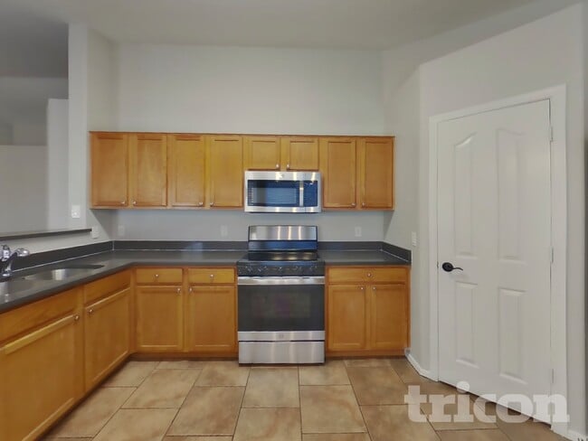 Photo - 4314 S Emery St