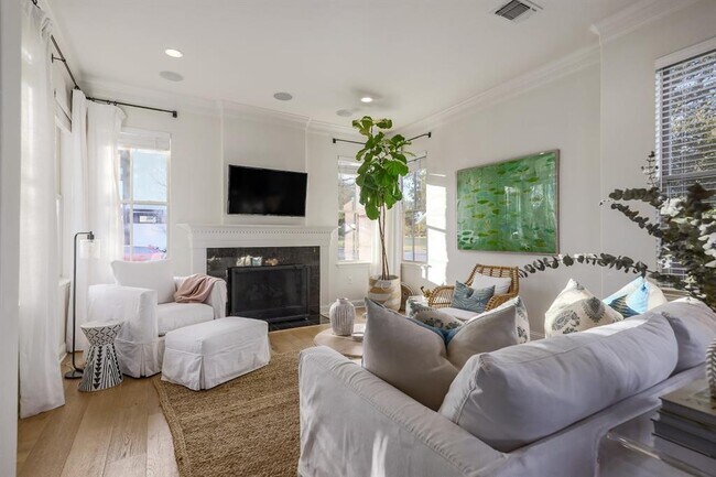 Photo - 4233 Mattie St