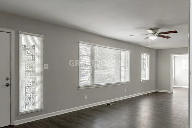 Photo - 209 Ashby Way