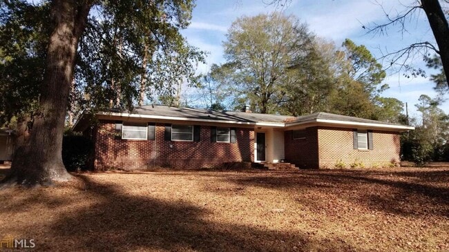 Building Photo - 203 Walnut Dr