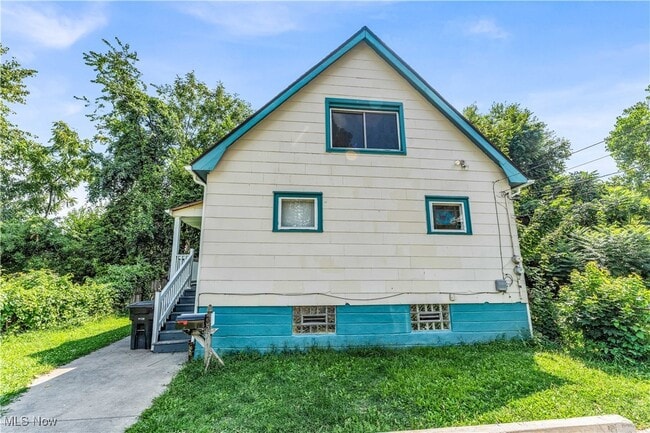 Building Photo - 3571 W 69th St Unit 2/UP