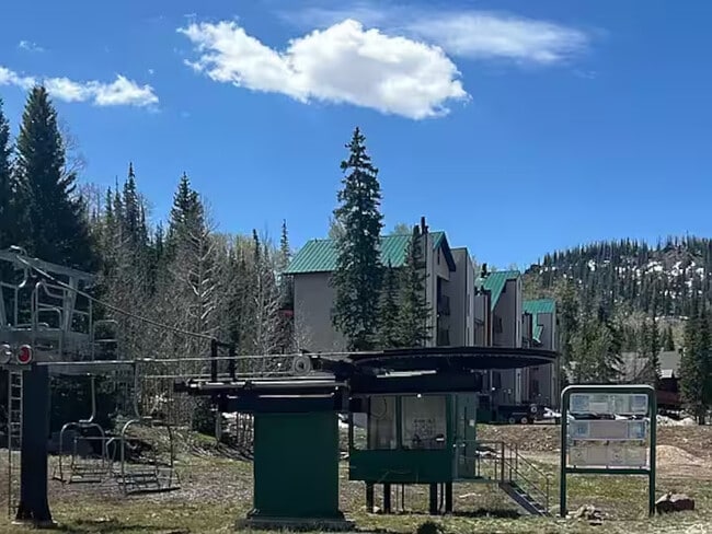 Building Photo - 651 S Snowflake Ln Unit 203