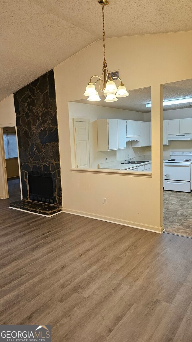 Photo - 331 Somerset Dr