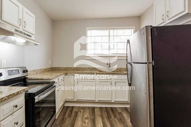 Photo - 608 Jerry Coleman St