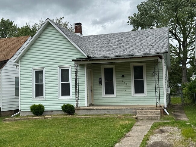 Building Photo - 1248 Ledlie Ave Rental