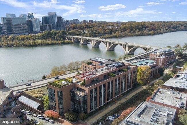 Building Photo - 3303 Water St NW Unit 4B