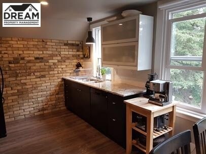 Photo - 659 Piccadilly St