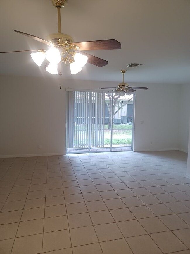 Photo - 10027 Salina St