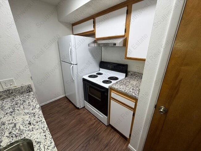 Photo - Great condo in Colonial Park