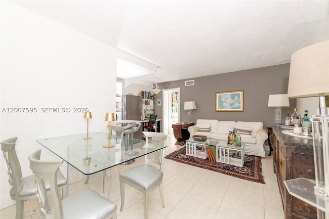 Building Photo - 525 Meridian Ave Unit 204