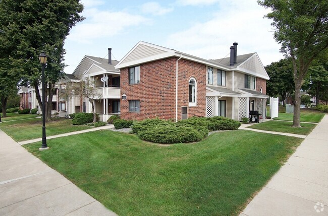 Building Photo - 1919 Brookdale Rd Rental