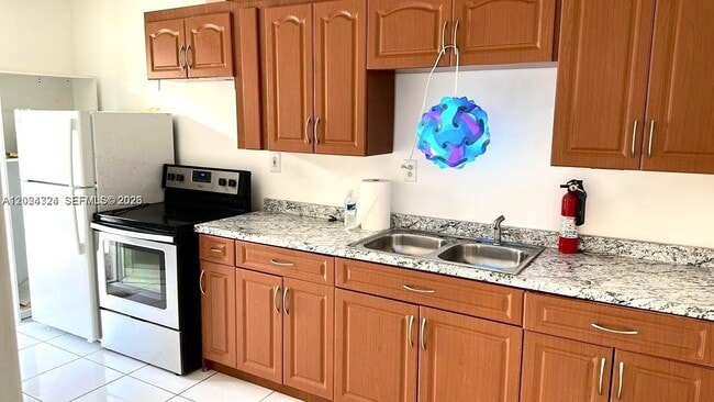 Photo - 233 NE 199th Terrace Unidad 0
