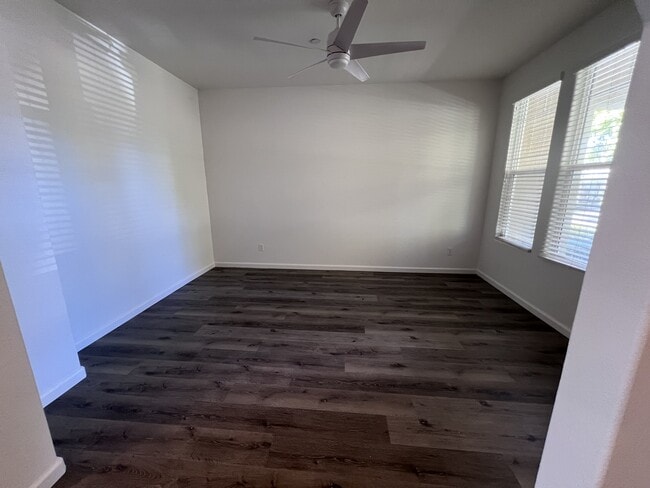 Photo - 25875 Stephens St