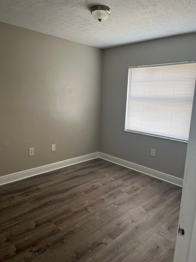 Photo - 9420 N 50th St Unidad A