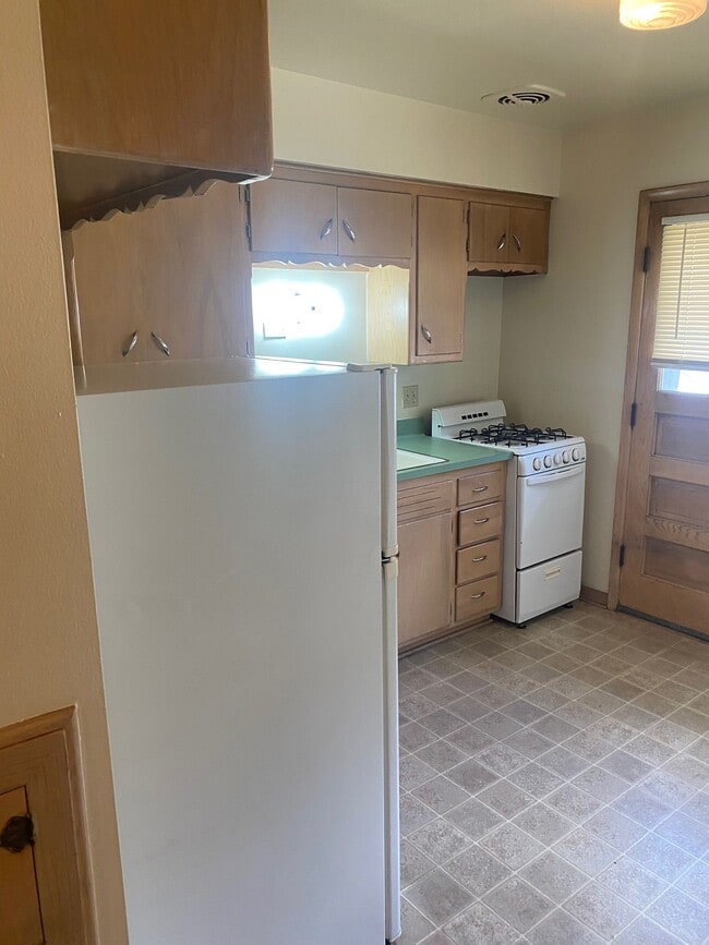 Photo - 3281 N Oakland Ave Unit 2 bedroom