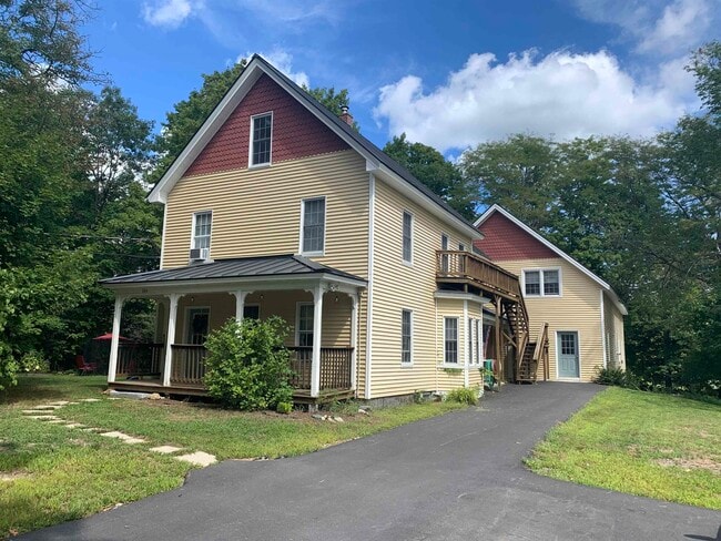Building Photo - 104 Hall St