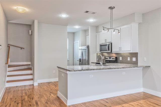Photo - 6051 Ross Ave Unidad 130