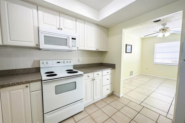 Photo - 3010 Holly Ave