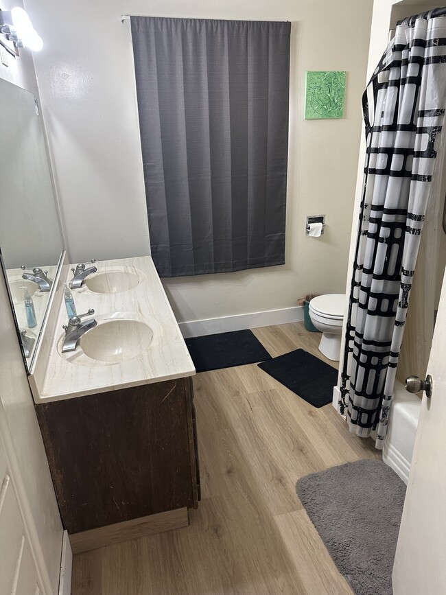 Photo - 1235 N 400 E