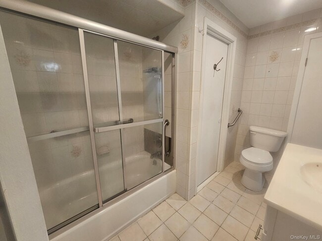 Photo - 804 Hampshire Rd