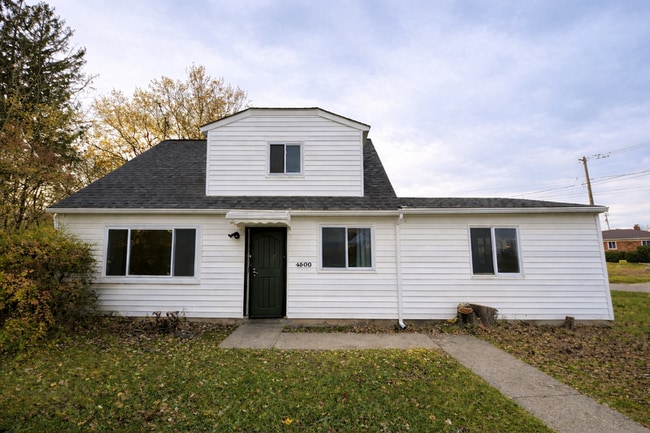 Building Photo - 4300 E 175th St