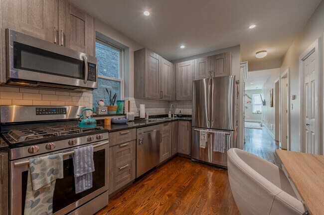 Photo - 1640 W Blackhawk St