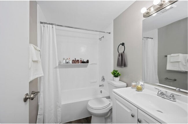 Photo - 3382 McHenry Avenue