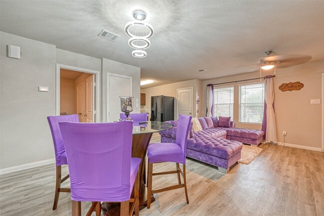 Photo - 9722 Cargill St