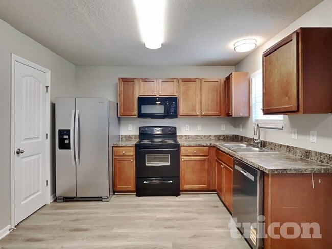 Photo - 19 Rosecroft Ln