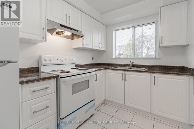 Photo - 44 Romfield Dr