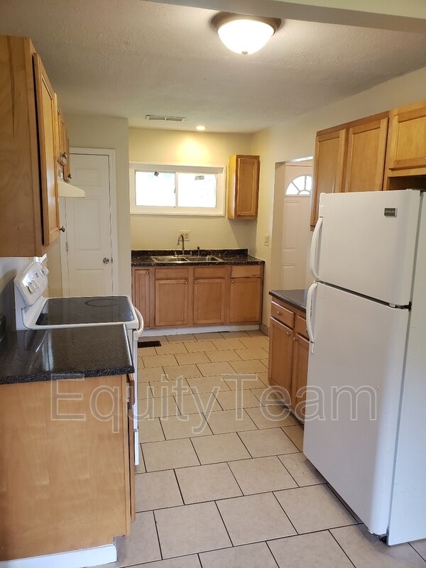 Photo - 8636 Bobolink Ave