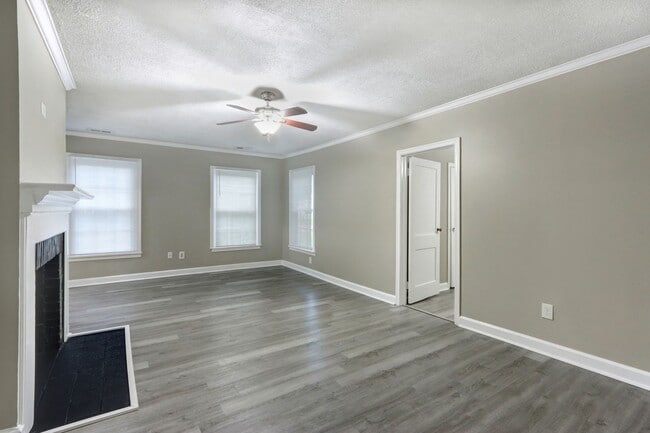 Photo - Large 4BR/2BA Ardsley Park House For Rent ...