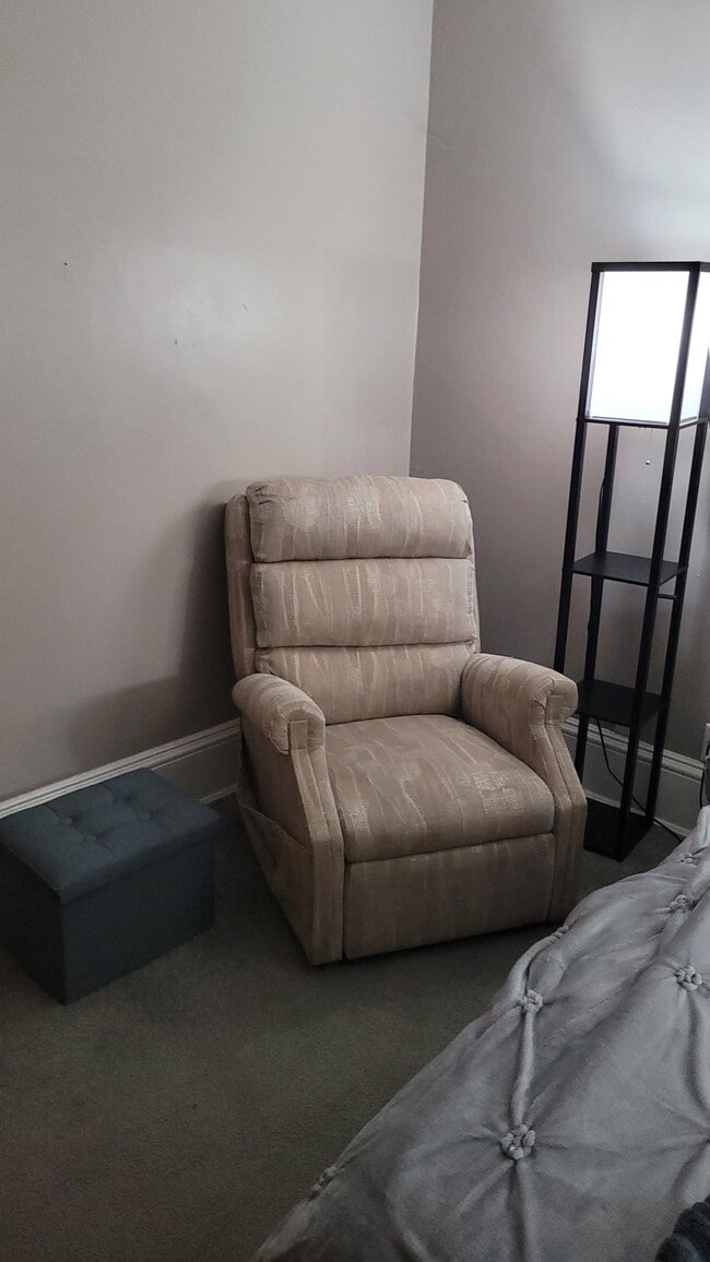 Photo - 512 W Ionia St Unit B
